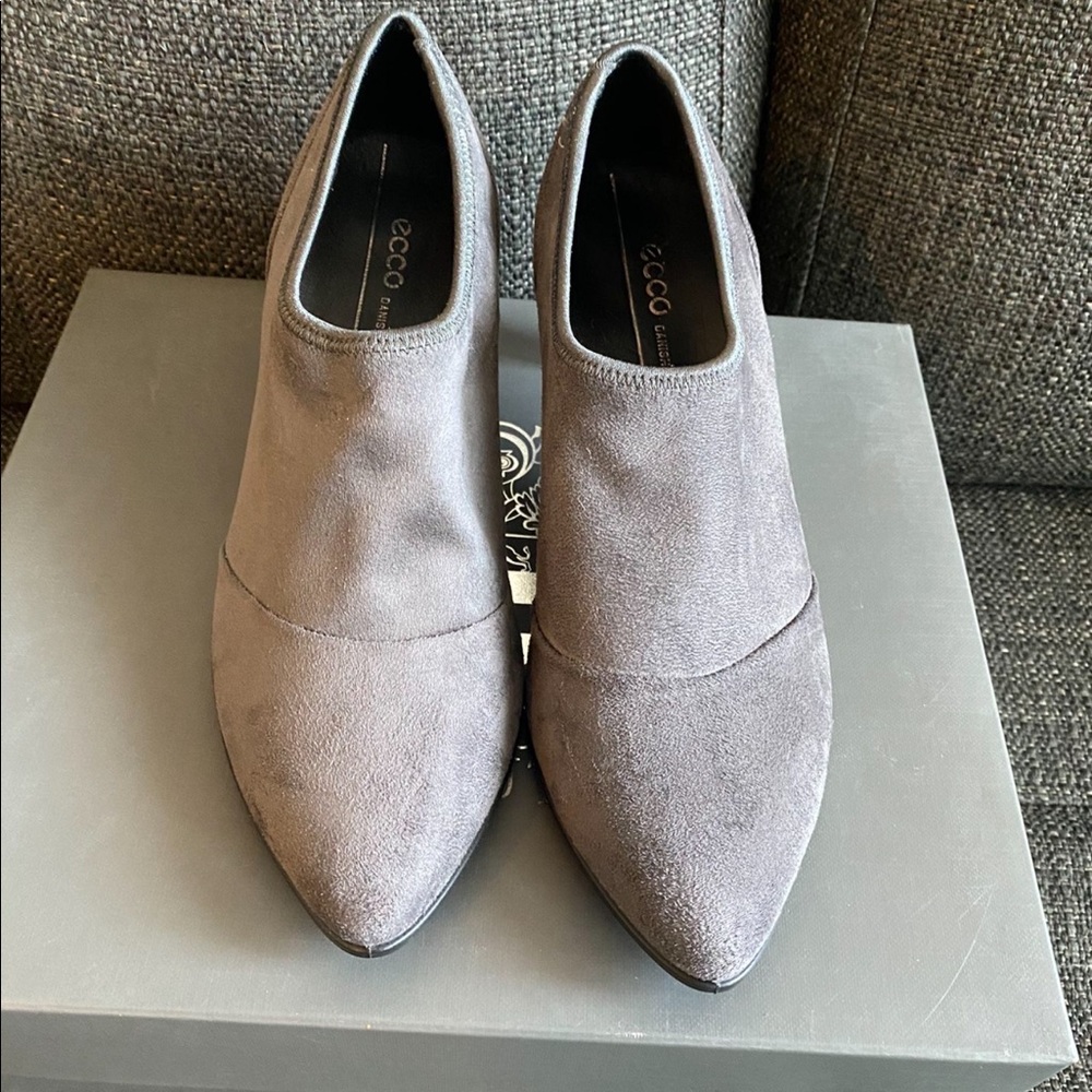 Ecco heels in grey